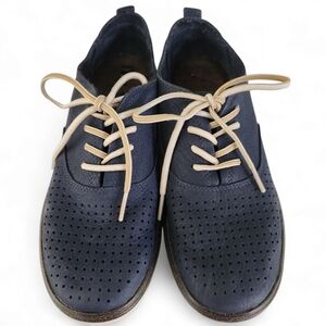 MERRELL Women's Around Town Lace Air blue size 6.5 great condition!